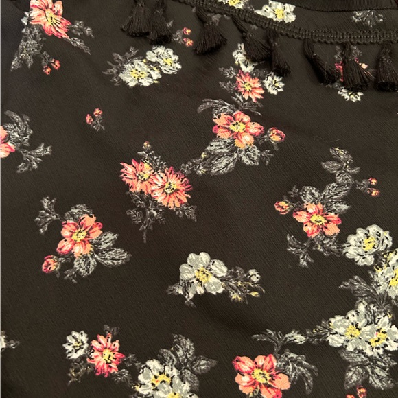Maurices Floral Shorts - Picture 3 of 6
